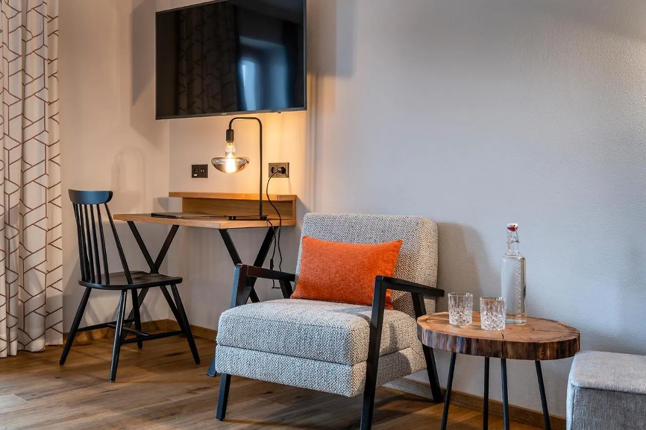 Hotel Das Zwoelferhaus Saalbach-Hinterglemm 4*,  Rakousko