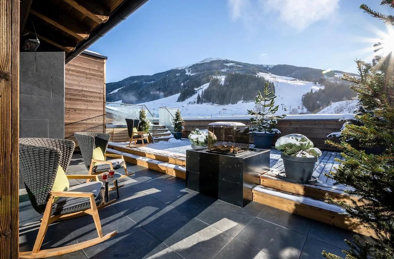 Hotel Das Zwolferhaus Saalbach-Hinterglemm 4*,