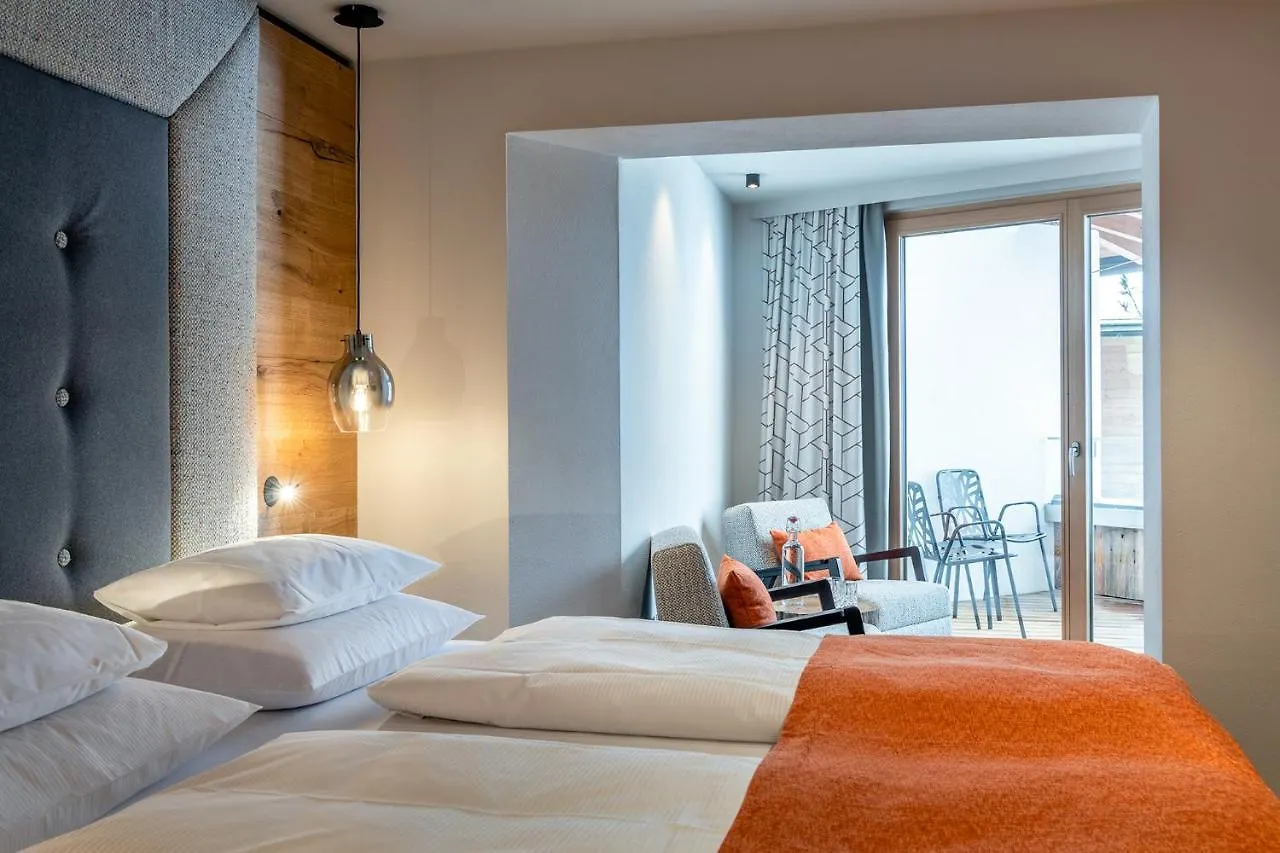 ****  Hotel Das Zwolferhaus Saalbach-Hinterglemm Austria