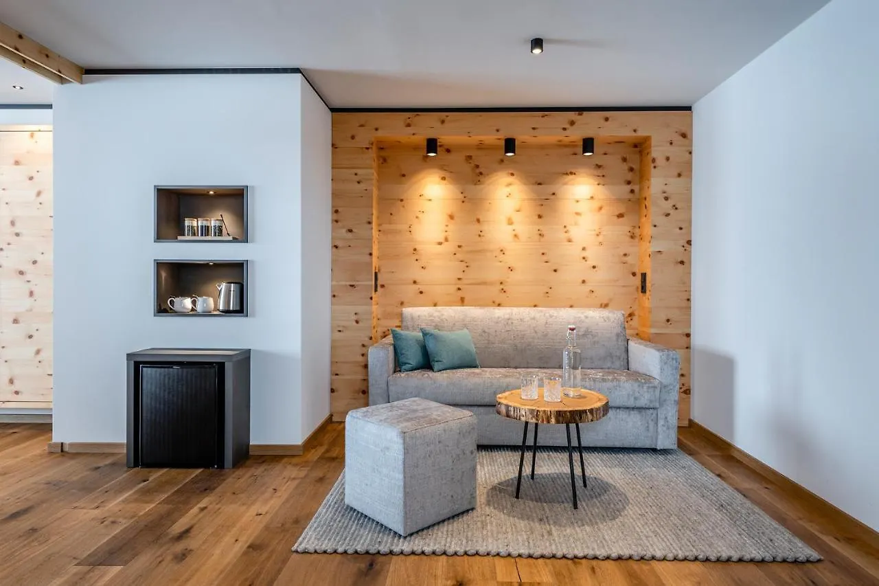 Hotel Das Zwolferhaus Saalbach-Hinterglemm 4*,