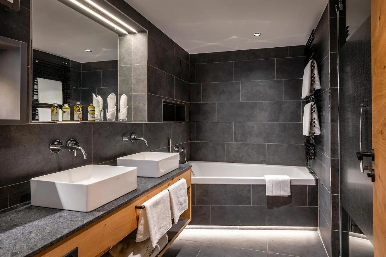 ****  Hotel Das Zwolferhaus Saalbach-Hinterglemm Austria