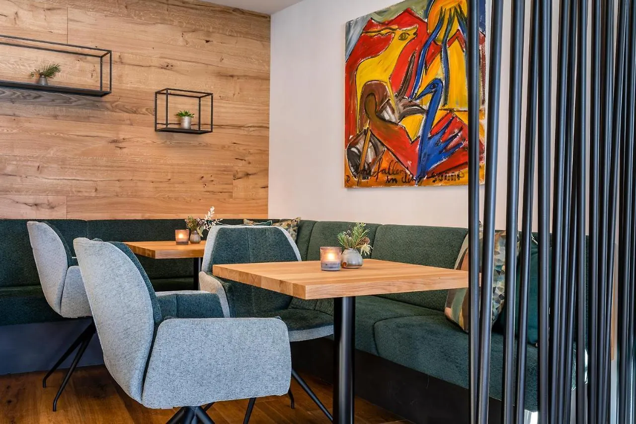 Hotel Das Zwoelferhaus Saalbach-Hinterglemm 4*,