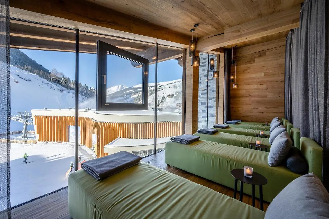 Hotel Das Zwolferhaus Saalbach-Hinterglemm 4*,  Austria